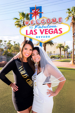 Vegas Sign Chauffeured Bachelorette Photo Shoot | Las Vegas Strip