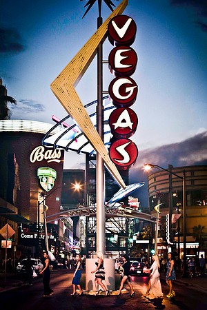 Downtown Las Vegas Bachelorette Photo Shoot | Fremont Street