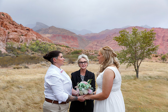 Red Rock Canyon Elopement & Wedding Photography | Las Vegas