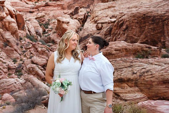 Red Rock Canyon Elopement & Wedding Photography | Las Vegas