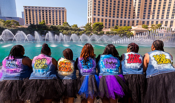 Las Vegas Strip Group Photo Shoots for Friends & Family | Glitter Lens Photography
