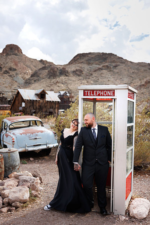 Nelson Ghost Town Photo Shoots | Couples, Families & Engagements | Nevada