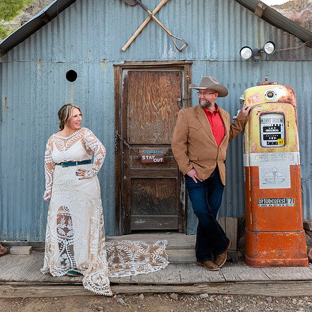 Nelson Ghost Town Photo Shoots | Couples, Families & Engagements | Nevada