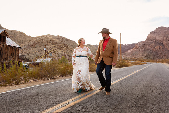 Nelson Ghost Town Photo Shoots | Couples, Families & Engagements | Nevada