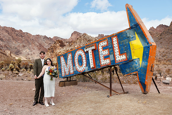 Nelson Ghost Town Photo Shoots | Couples, Families & Engagements | Nevada