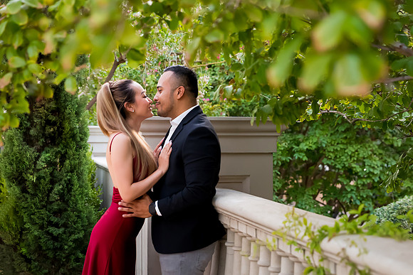 Las Vegas Engagement Photo Shoot on the Strip | Glitter Lens Photography