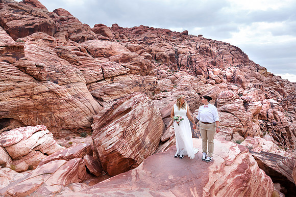 Red Rock Canyon Elopement & Wedding Photography | Las Vegas