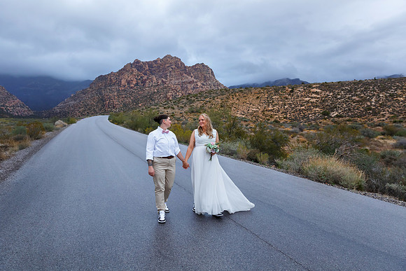 Red Rock Canyon Elopement & Wedding Photography | Las Vegas