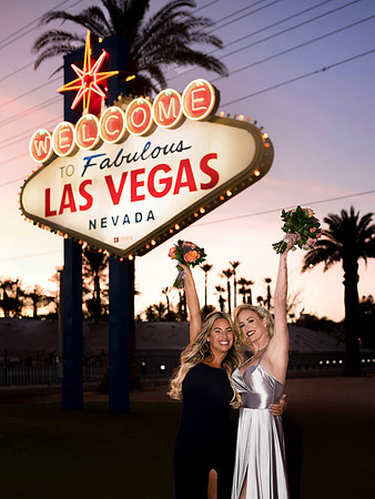 Welcome to Fabulous Las Vegas Sign Chauffeured Photo Shoot