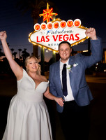 Welcome to Fabulous Las Vegas Sign Chauffeured Photo Shoot