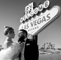 Welcome to Fabulous Las Vegas Sign Chauffeured Photo Shoot