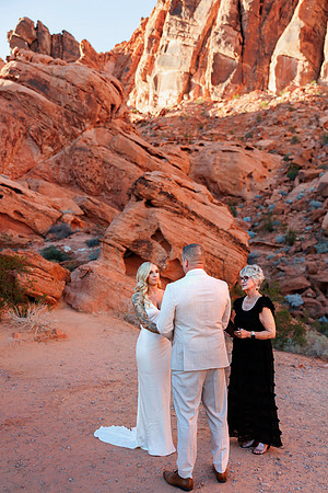 Valley of Fire Weddings & Elopements