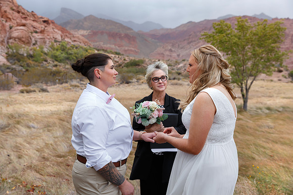 Red Rock Canyon Elopement & Wedding Photography | Las Vegas