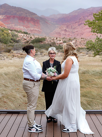 Red Rock Canyon Elopement & Wedding Photography | Las Vegas