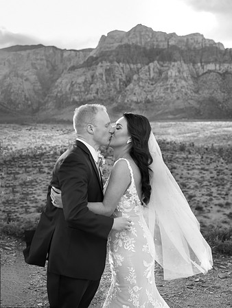 Red Rock Canyon Elopement & Wedding Photography | Las Vegas