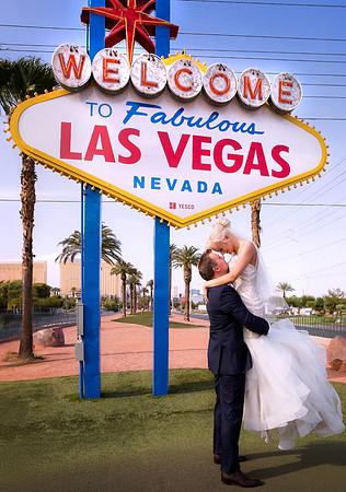 Las Vegas Sign Elopement & Mini Wedding Ceremony | Las Vegas