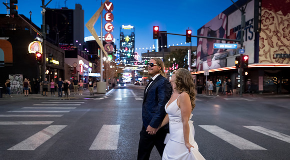 Little White Chapel Wedding & Vow Renewal Photography | Las Vegas