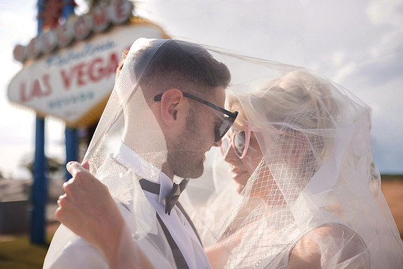 Las Vegas Sign Elopement & Mini Wedding Ceremony | Las Vegas