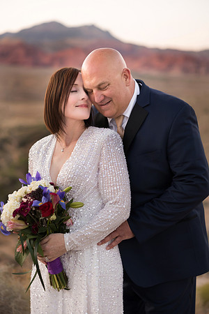 Red Rock Canyon Elopement & Wedding Photography | Las Vegas