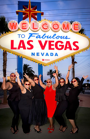 Welcome to Fabulous Las Vegas Sign Photo Shoot