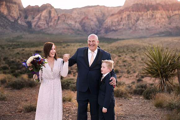Red Rock Canyon Elopement & Wedding Photography | Las Vegas