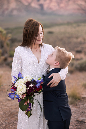Red Rock Canyon Elopement & Wedding Photography | Las Vegas