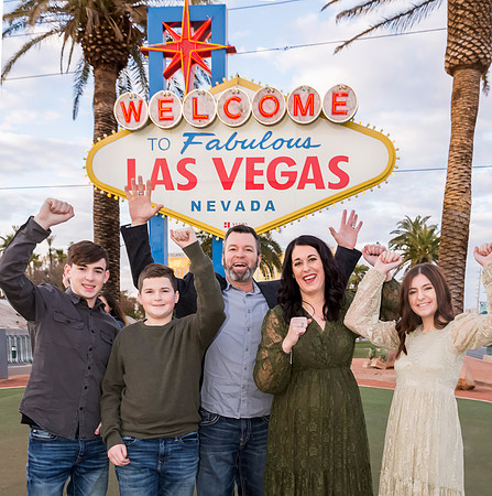 Welcome to Fabulous Las Vegas Sign Photo Shoot