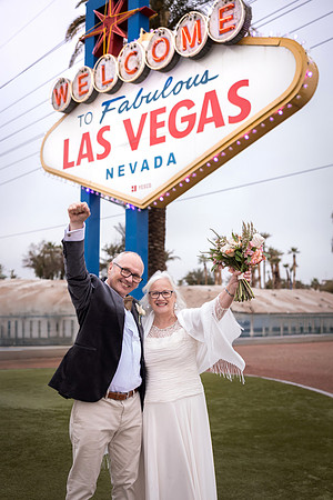 Vow Renewal Photography | Las Vegas Strip & Ceremony Options