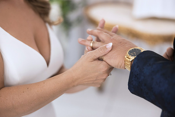 Little White Chapel Wedding & Vow Renewal Photography | Las Vegas