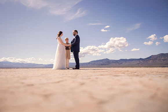 Dry Lake Bed & Desert Wedding, Elopement & Vow Renewal | Las Vegas