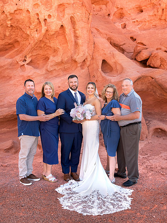 Valley of Fire Photo Shoots | Couples, Families, Seniors & Weddings