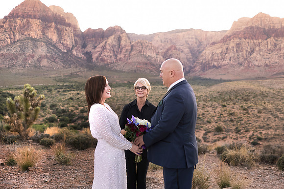 Red Rock Canyon Elopement & Wedding Photography | Las Vegas