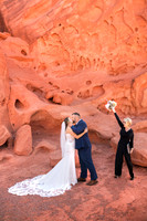 Valley of Fire Photo Shoots | Couples, Families, Seniors & Weddings
