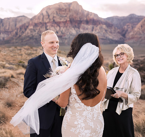 Red Rock Canyon Elopement & Wedding Photography | Las Vegas