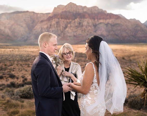 Red Rock Canyon Elopement & Wedding Photography | Las Vegas