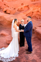 Valley of Fire Photo Shoots | Couples, Families, Seniors & Weddings