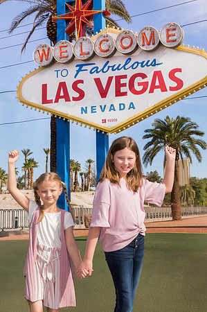 Welcome to Fabulous Las Vegas Sign Photo Shoot