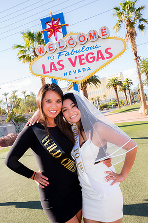 Las Vegas Sign Bachelorette & Birthday Photo Shoot