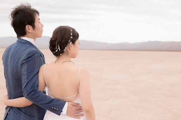 Dry Lake Bed & Desert Wedding, Elopement & Vow Renewal | Las Vegas