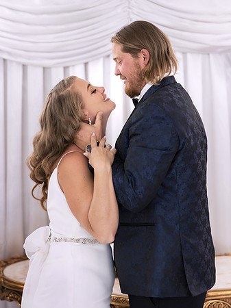 Little White Chapel Wedding & Vow Renewal Photography | Las Vegas