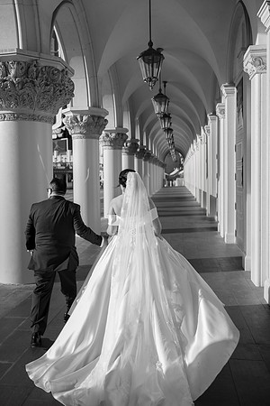 Venetian Archway Wedding, Elopement & Vow Renewal | Las Vegas Strip