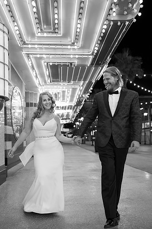 Little White Chapel Wedding & Vow Renewal Photography | Las Vegas
