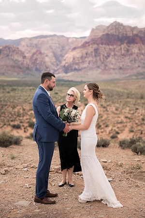 Red Rock Canyon Elopement & Wedding Photography | Las Vegas