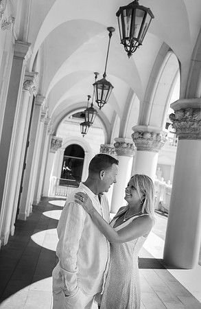 Las Vegas Anniversary Photo Shoots | Romantic Couple Photography