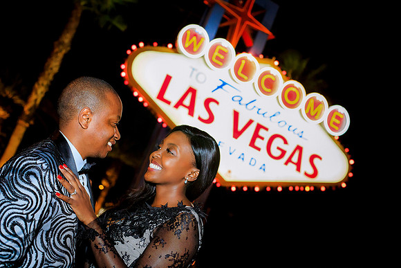 Las Vegas Anniversary Photo Shoots | Romantic Couple Photography