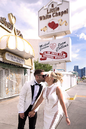 Tunnel of Love Wedding & Vow Renewal Photography | Las Vegas