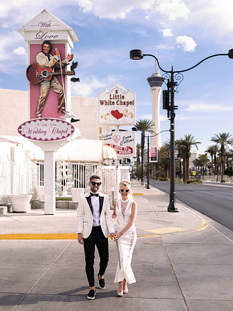 Tunnel of Love Wedding & Vow Renewal Photography | Las Vegas