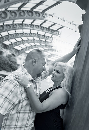 Las Vegas Anniversary Photo Shoots | Romantic Couple Photography