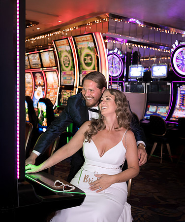 Little White Chapel Wedding & Vow Renewal Photography | Las Vegas