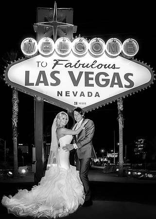 Welcome to Fabulous Las Vegas Sign Photo Shoot